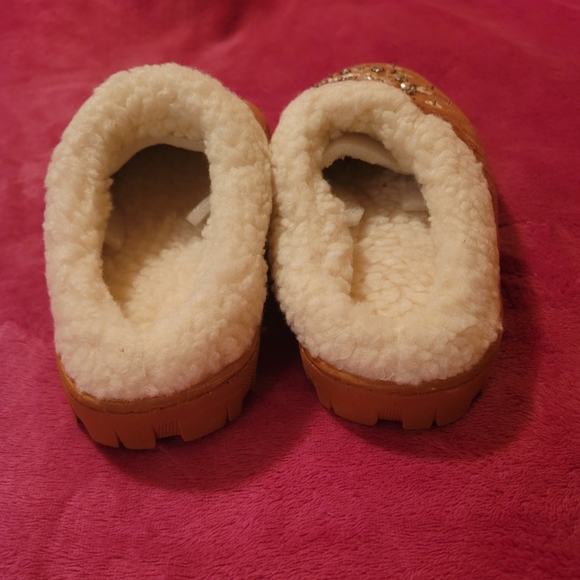 Snowflake Slippers Size Large (9-10) - Picture 4 of 6